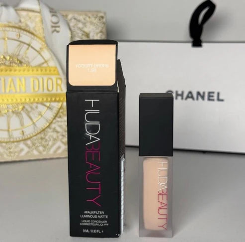 HUDA BEAUTY High Coverage Creamy Foundation – 40ml full coverage liquid base with flawless matte finish